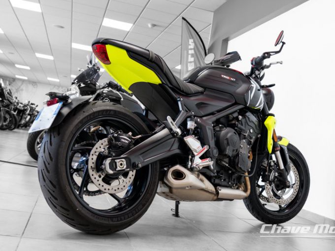 TRIUMPH TRIDENT 660 4