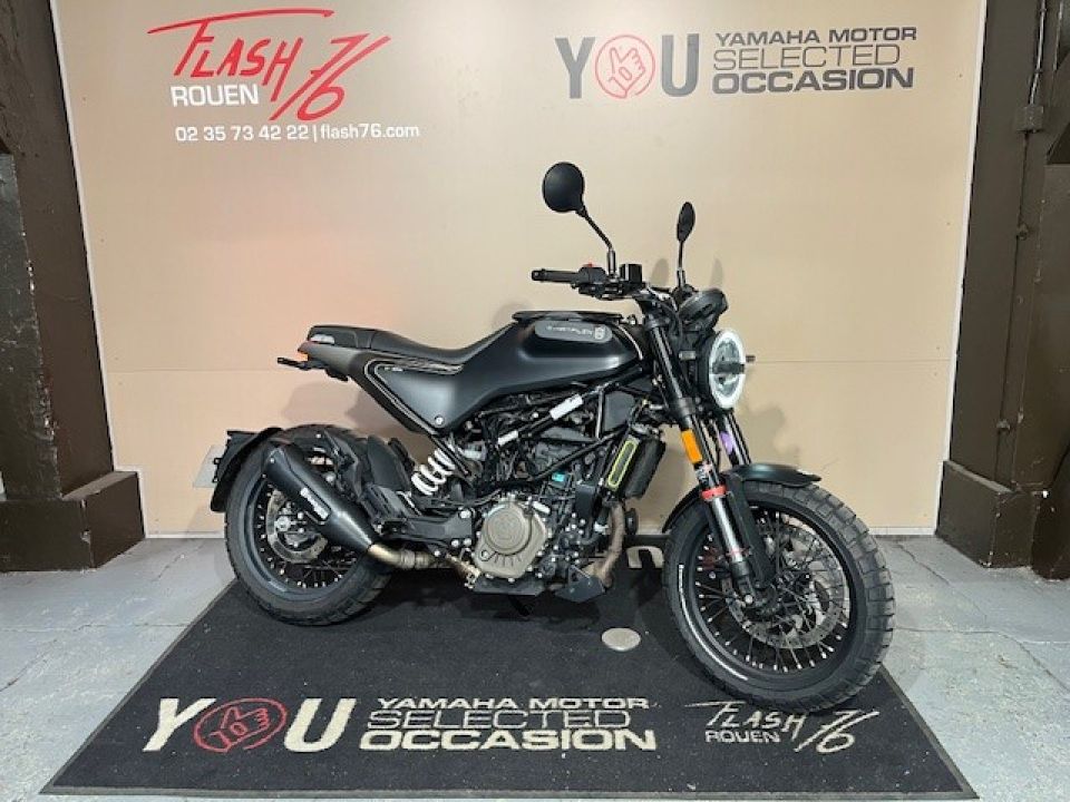 HUSQVARNA SVARTPILEN 125 ABS 4