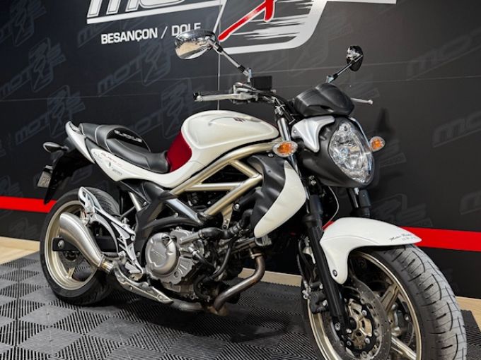 SUZUKI GLADIUS 650 4