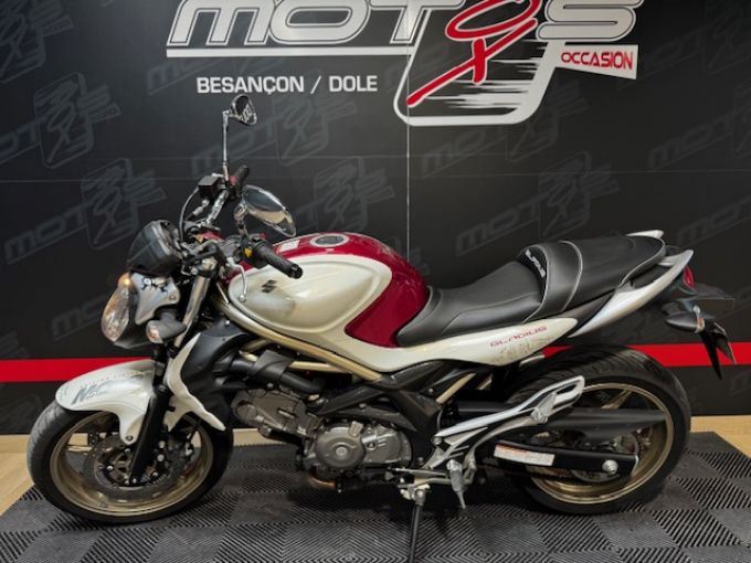 SUZUKI GLADIUS 650 4