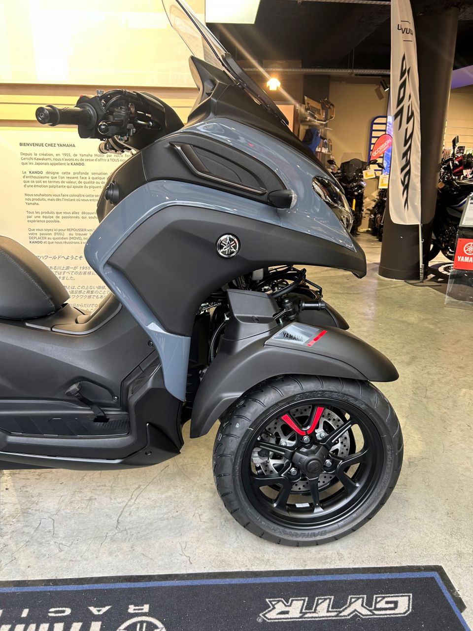 YAMAHA TRICITY 300 4