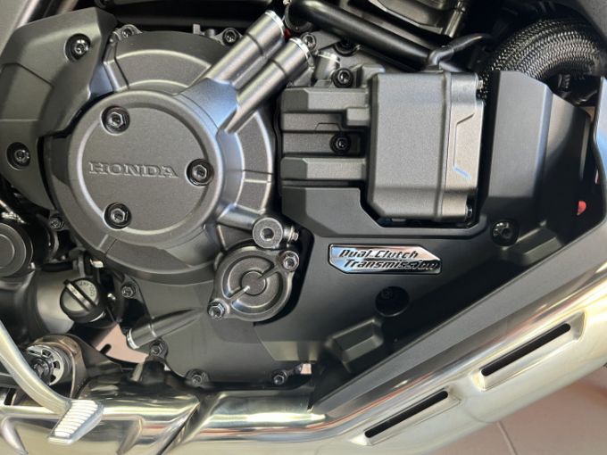 HONDA NT1100 DCT 4