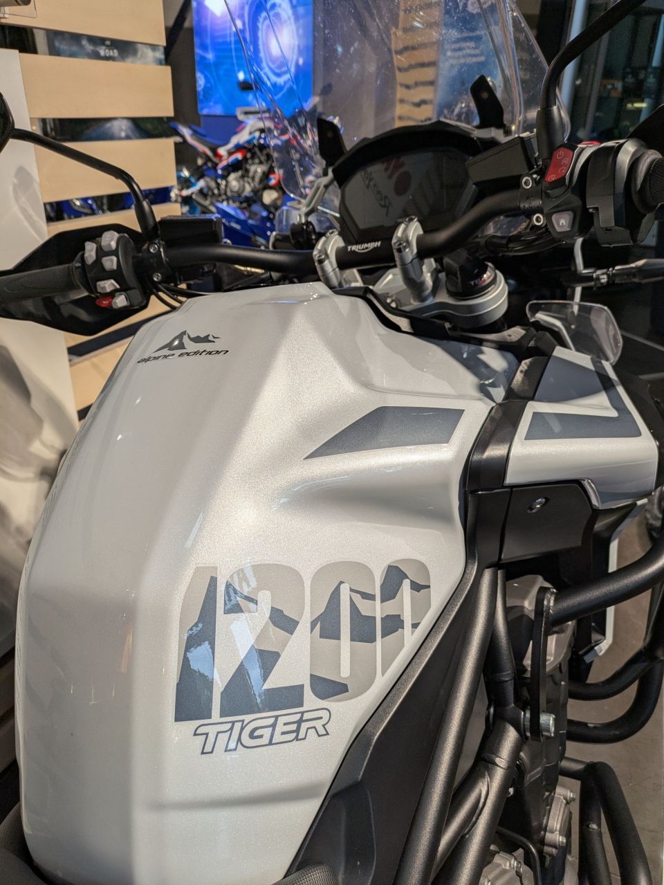 TRIUMPH TIGER 1200 ALPINE EDITION 4