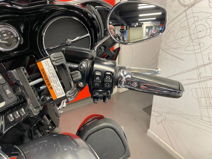 HARLEY-DAVIDSON TOURING ELECTRA 1690 ULTRA LIMITED 4