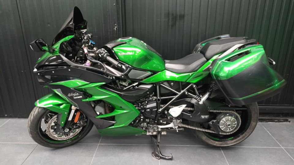 KAWASAKI Ninja H2 SX SE 4