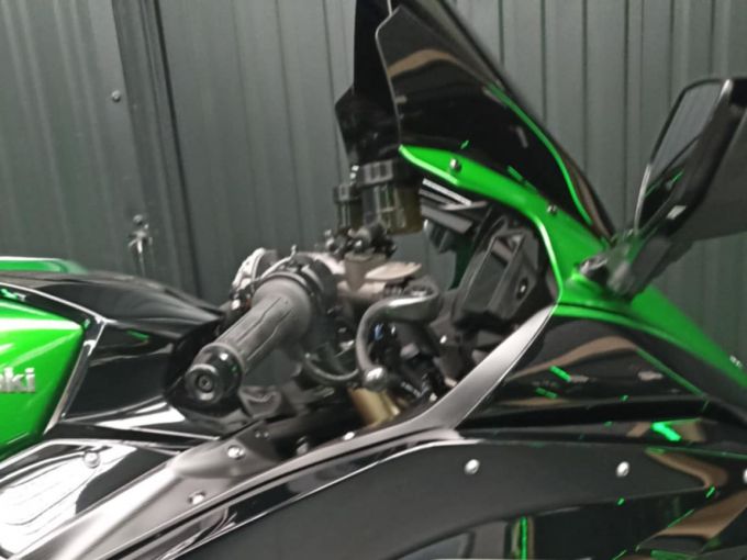 KAWASAKI Ninja H2 SX SE 4