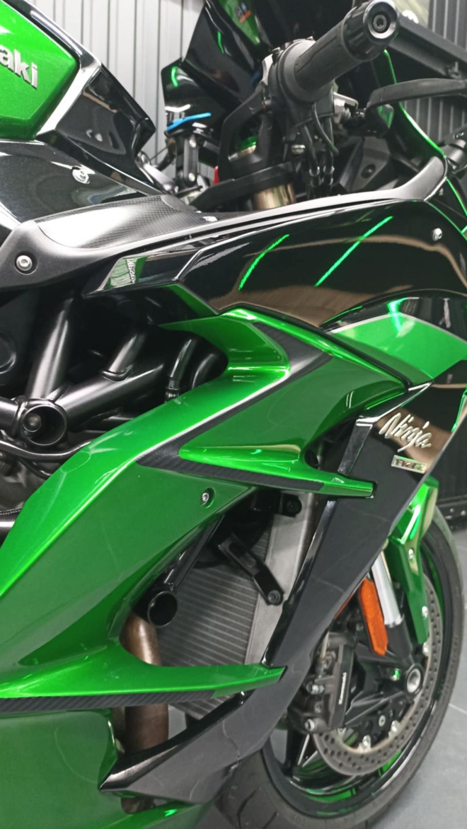 KAWASAKI Ninja H2 SX SE 4