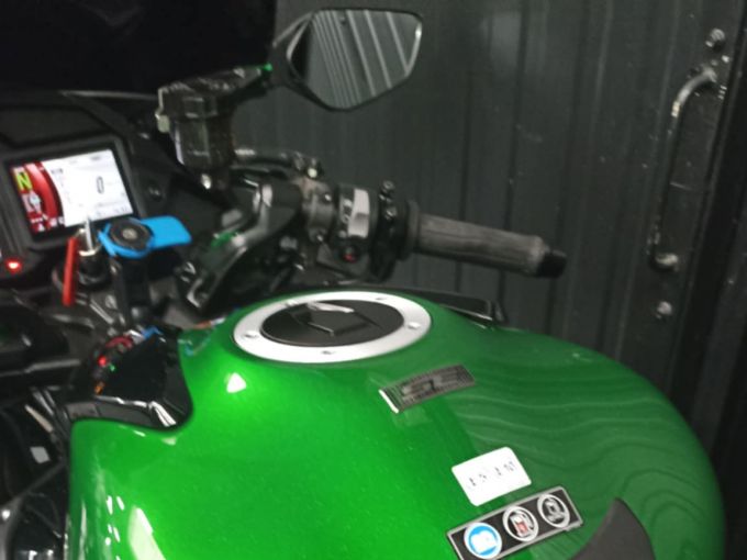 KAWASAKI Ninja H2 SX SE 4