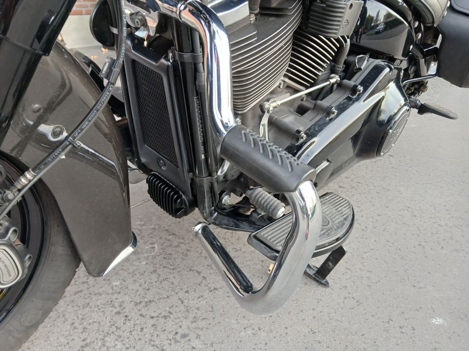 HARLEY-DAVIDSON SOFTAIL HERITAGE 1868 CLASSIC 4