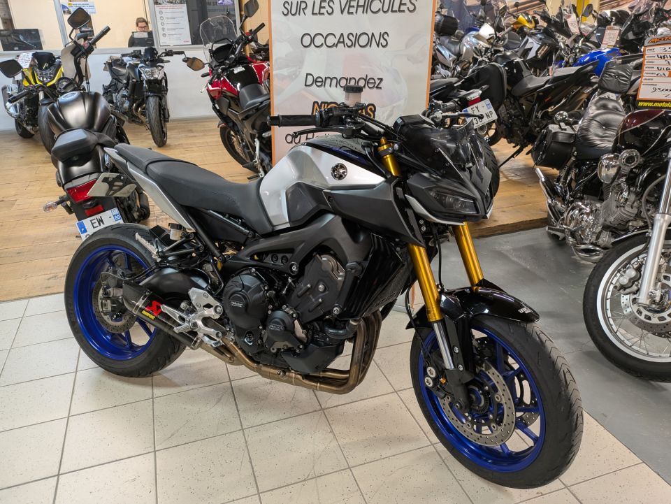 YAMAHA MT-09 SP 4
