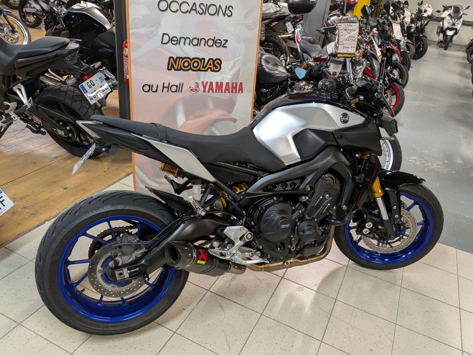 YAMAHA MT-09 SP 4