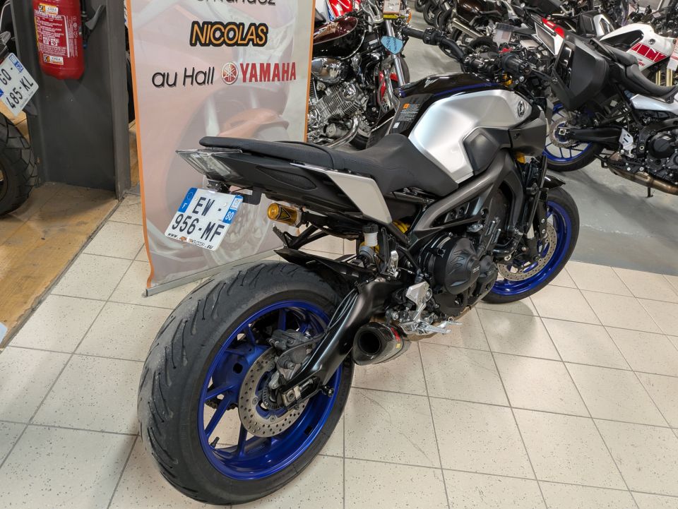 YAMAHA MT-09 SP 4
