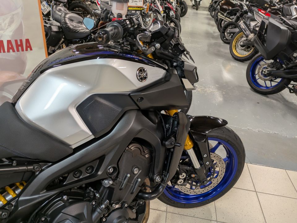 YAMAHA MT-09 SP 4
