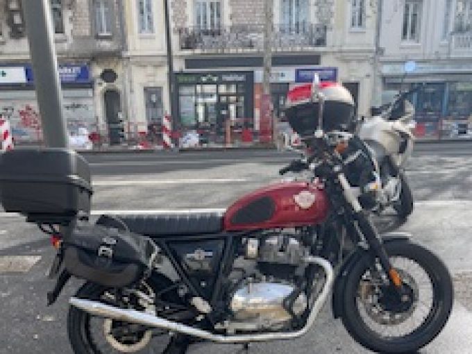 ROYAL ENFIELD INTERCEPTOR 4
