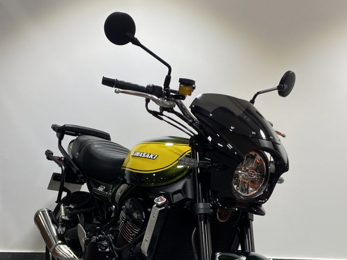 KAWASAKI Z 900 RS 4
