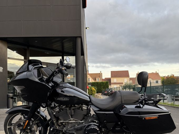 HARLEY-DAVIDSON TOURING ROAD GLIDE 1923 4
