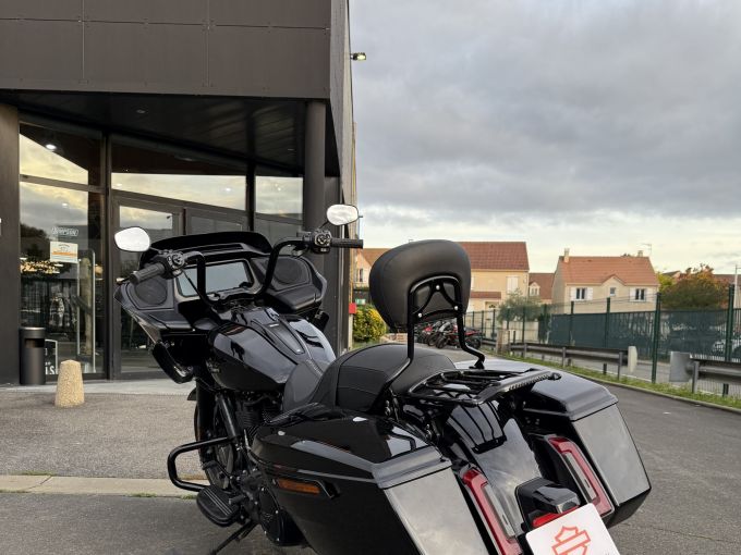 HARLEY-DAVIDSON TOURING ROAD GLIDE 1923 4
