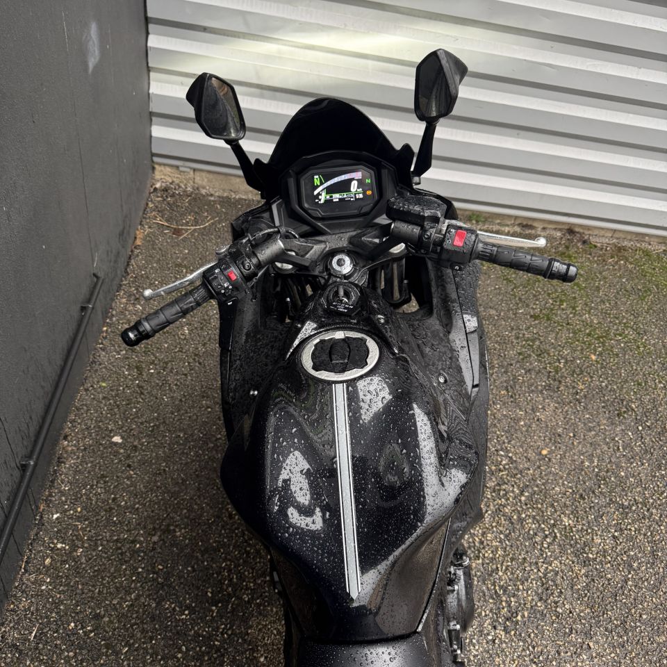 KAWASAKI NINJA 650 4