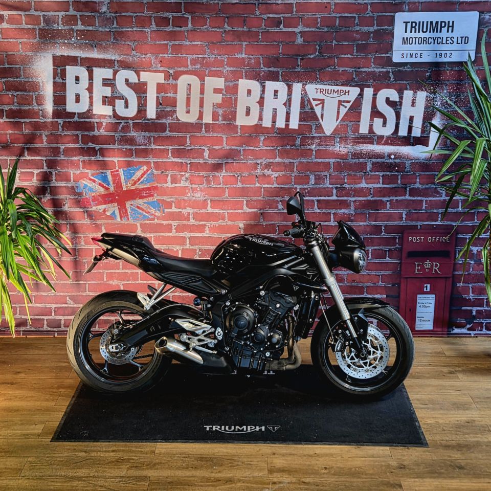 TRIUMPH STREET TRIPLE 660 S A2 4