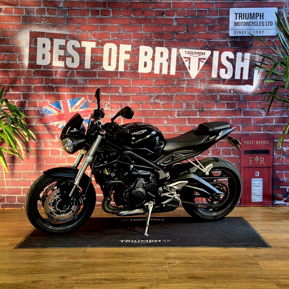 TRIUMPH STREET TRIPLE 660 S A2 4