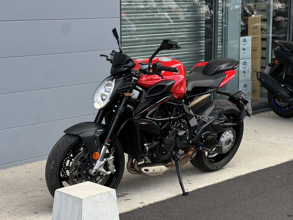 MV AGUSTA BRUTALE 800 4