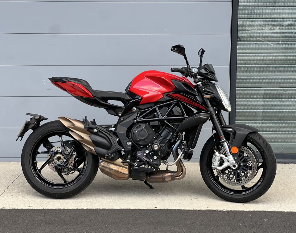 MV AGUSTA BRUTALE 800 4