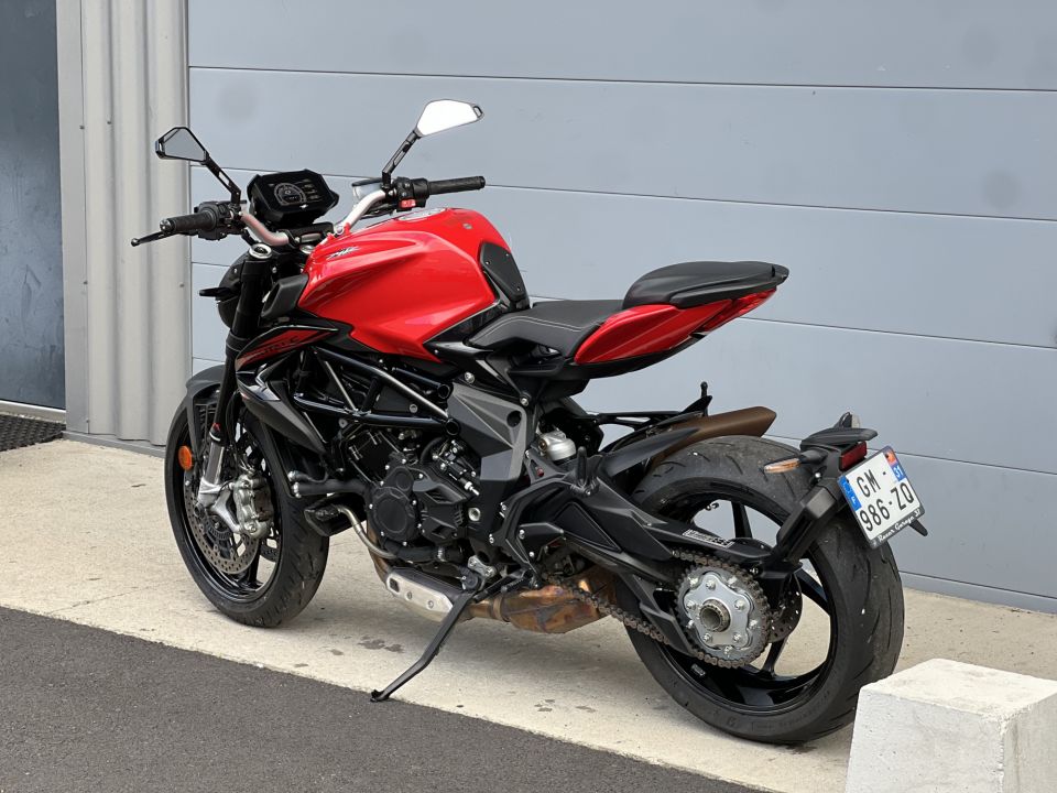 MV AGUSTA BRUTALE 800 4