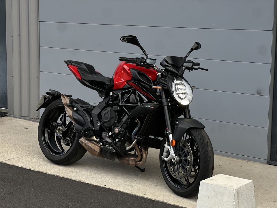 MV AGUSTA BRUTALE 800 4