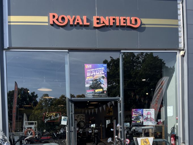 ROYAL ENFIELD INTERCEPTOR 4