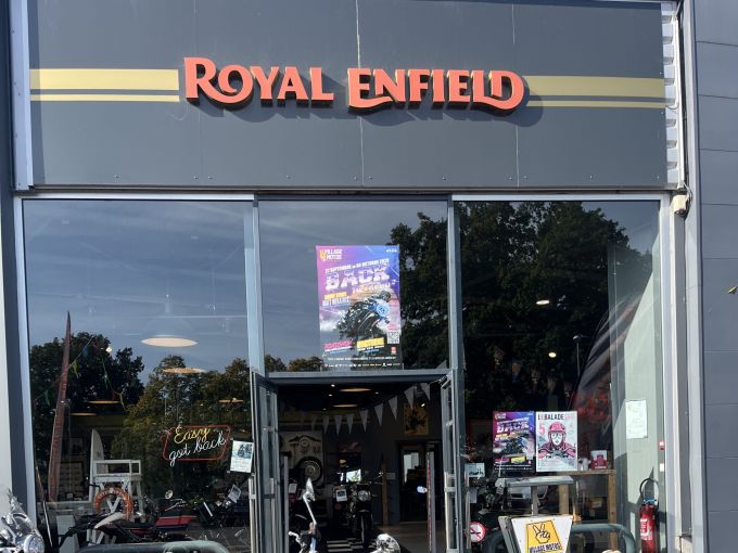 ROYAL ENFIELD INTERCEPTOR 4