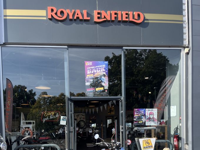 ROYAL ENFIELD INTERCEPTOR 4