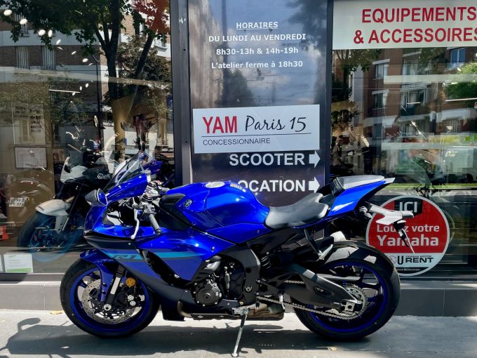 YAMAHA YZF 1000 R1 4