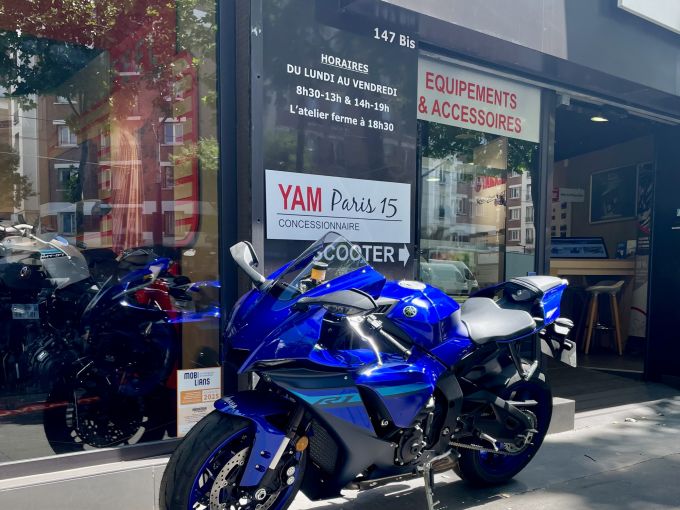YAMAHA YZF 1000 R1 4