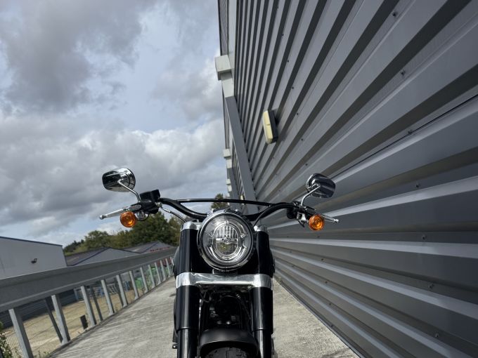 HARLEY-DAVIDSON SOFTAIL SLIM 1745 4