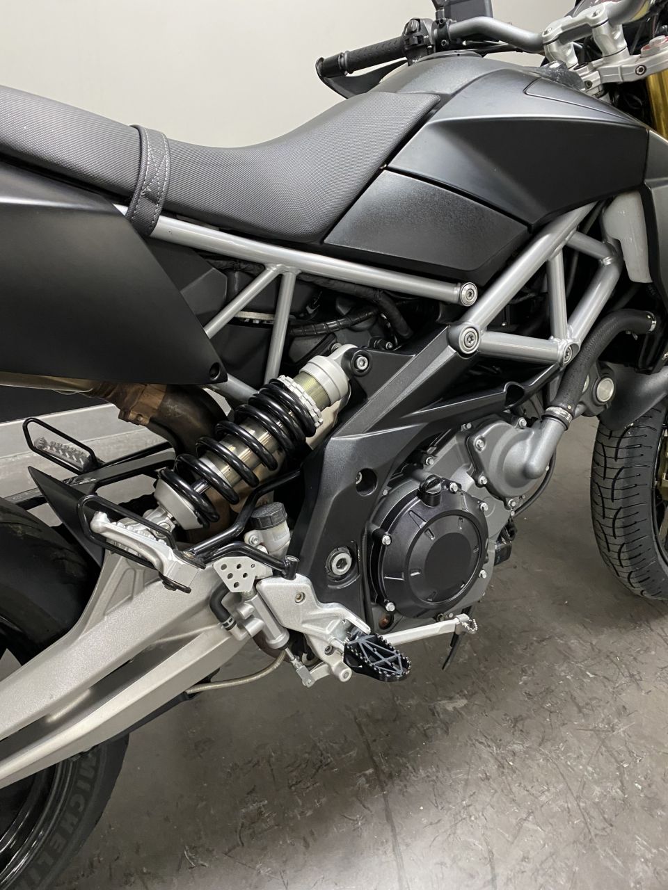 APRILIA DORSODURO 750 ABS 4