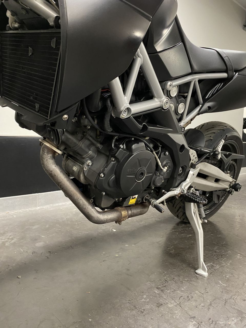 APRILIA DORSODURO 750 ABS 4