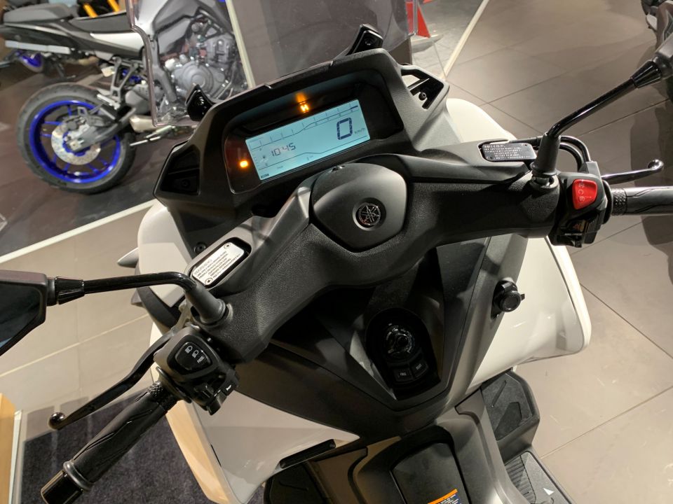 YAMAHA TRICITY 300 4