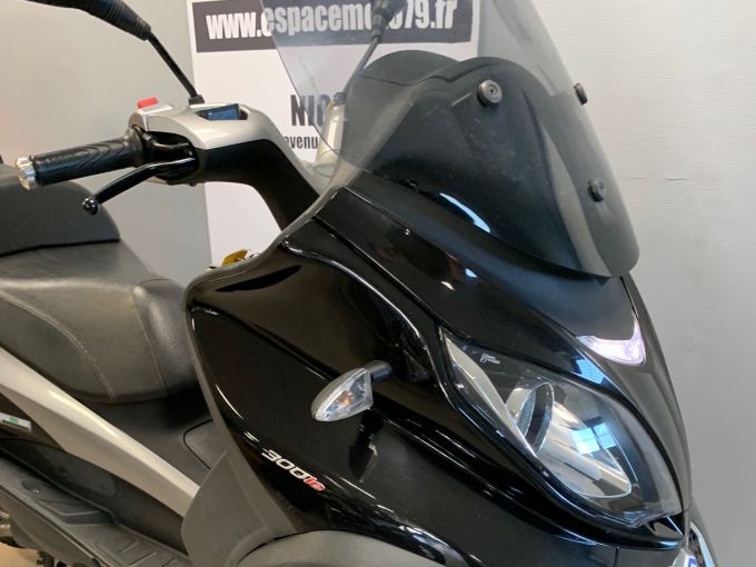 PIAGGIO MP3 300 LT ABS 4