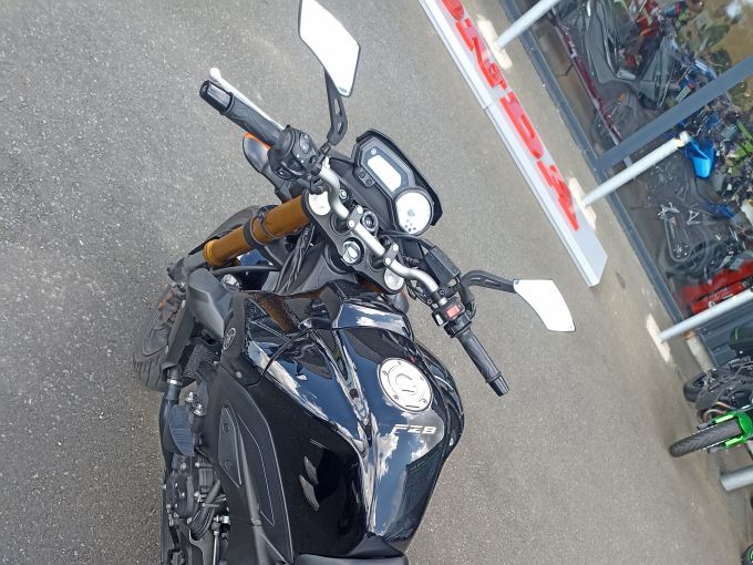YAMAHA FZ8 4