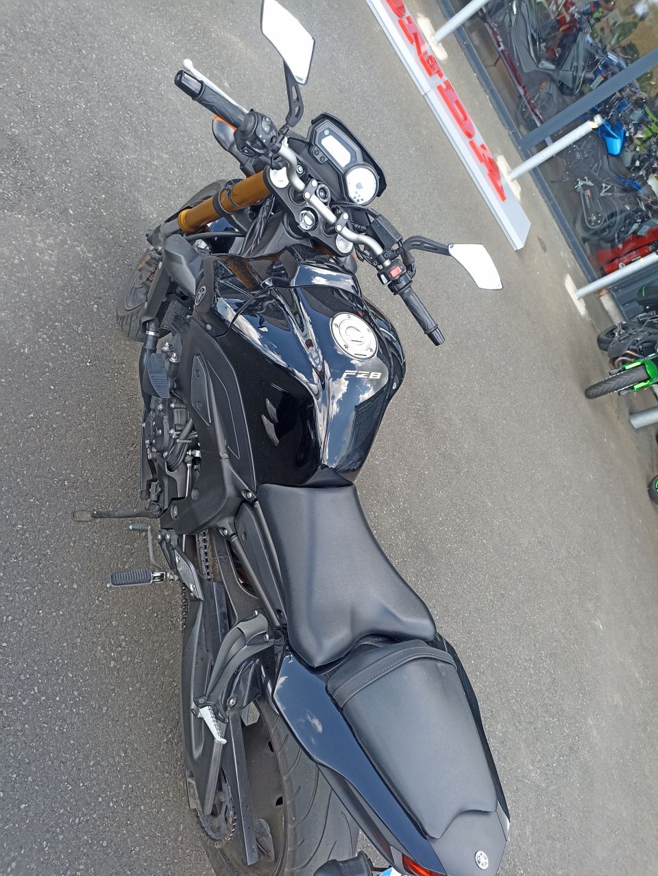 YAMAHA FZ8 4