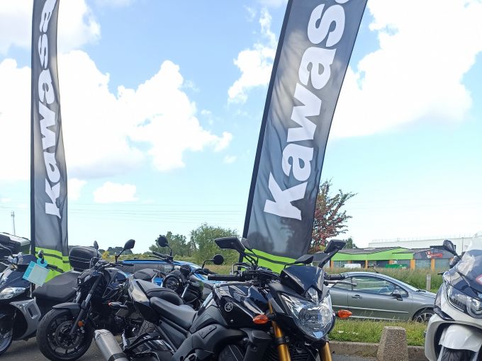 YAMAHA FZ8 4