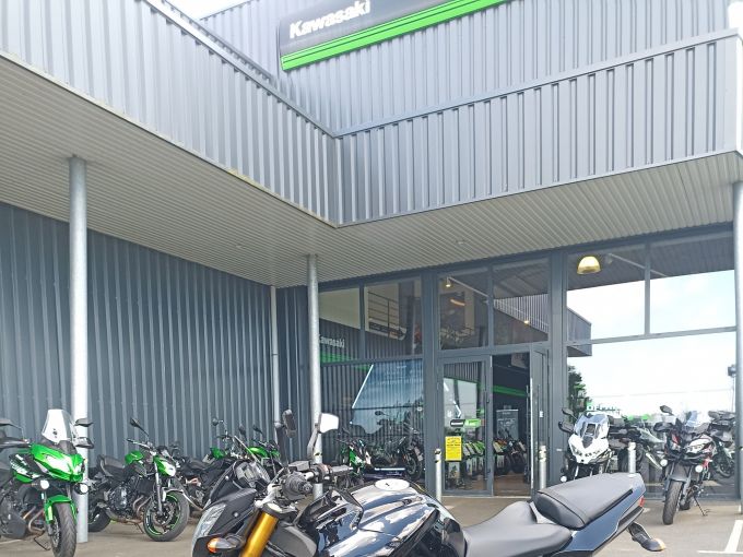 YAMAHA FZ8 4