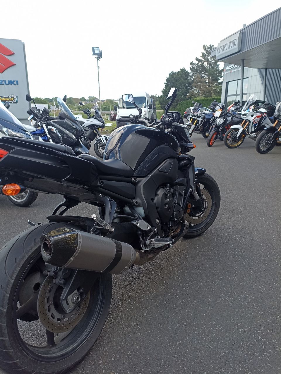 YAMAHA FZ8 4