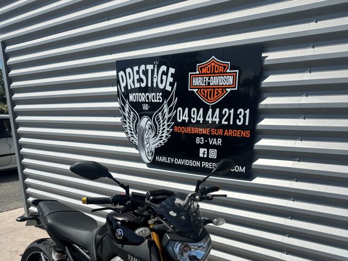 YAMAHA MT-09 4