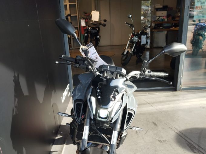 YAMAHA MT-07 (47.5CV) 4