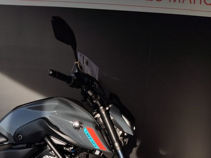 YAMAHA MT-07 (47.5CV) 4