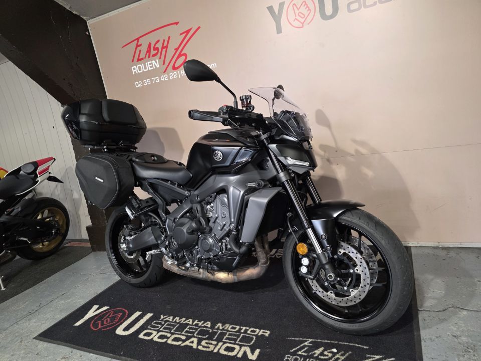 YAMAHA MT-09  Y-AMT 4