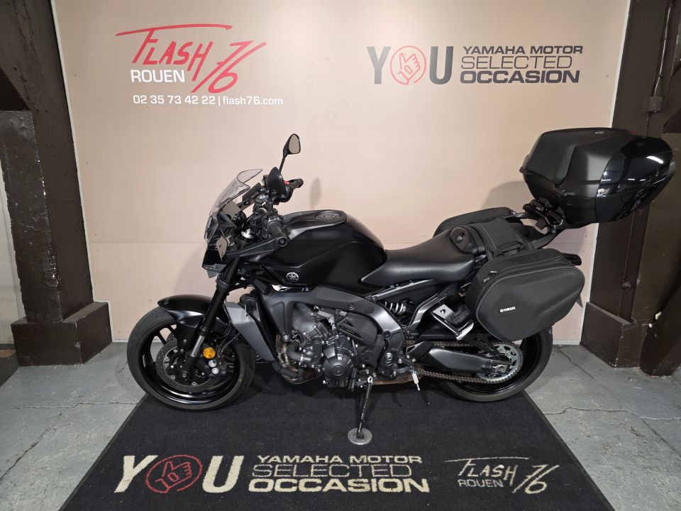 YAMAHA MT-09  Y-AMT 4