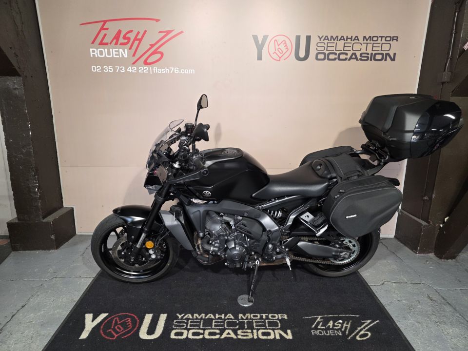 YAMAHA MT-09  Y-AMT 4