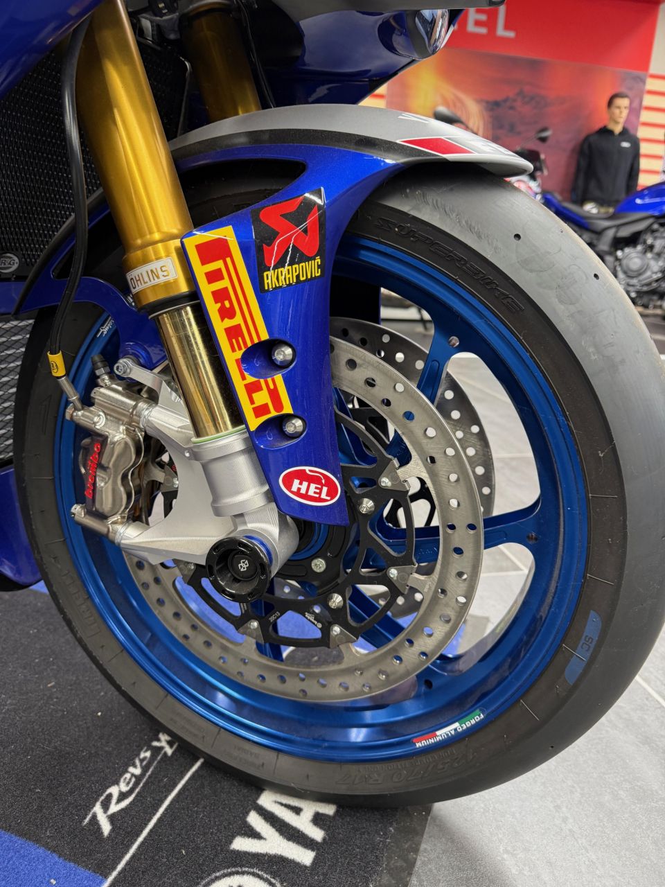 YAMAHA YZF R1 GYTR 4